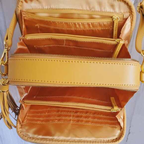 NWOT JOY & IMAN LEATHER DOUBLE ZIPPER CROSSBODY with RFID PROTECTION - Picture 8 of 8